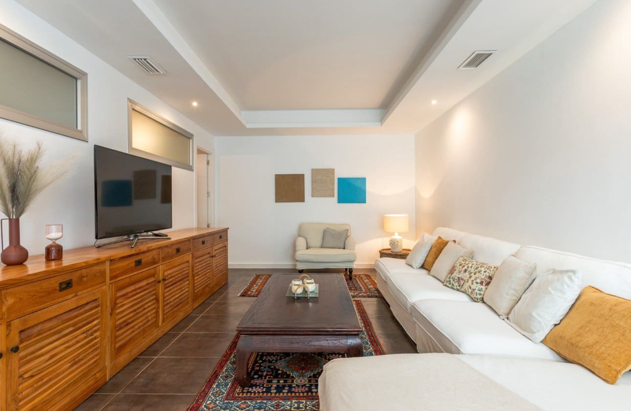 5 soveværelse Semi-Rækkehus til salg i Torrevieja med swimmingpool garage - € 474.900 (Ref: 10101297)
