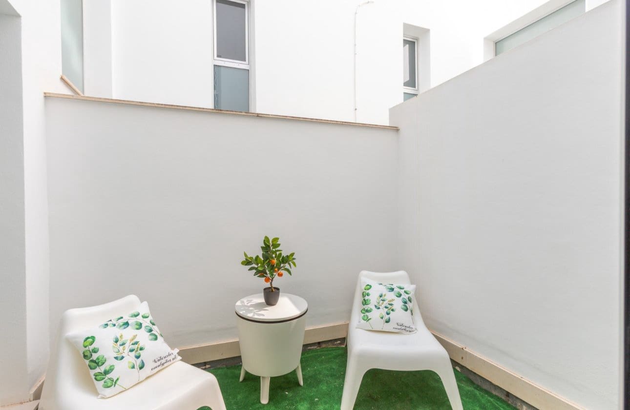 5 soveværelse Semi-Rækkehus til salg i Torrevieja med swimmingpool garage - € 474.900 (Ref: 10101297)