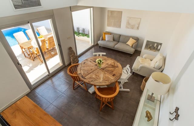 5 soveværelse Semi-Rækkehus til salg i Nueva Torrevieja - Aguas Nuevas, Torrevieja med swimmingpool garage - € 474.900 (Ref: 10101297)