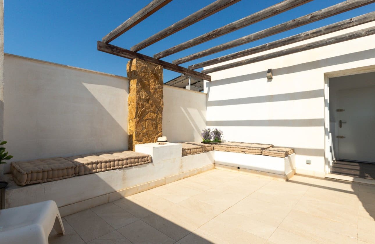 5 soveværelse Semi-Rækkehus til salg i Torrevieja med swimmingpool garage - € 474.900 (Ref: 10101297)