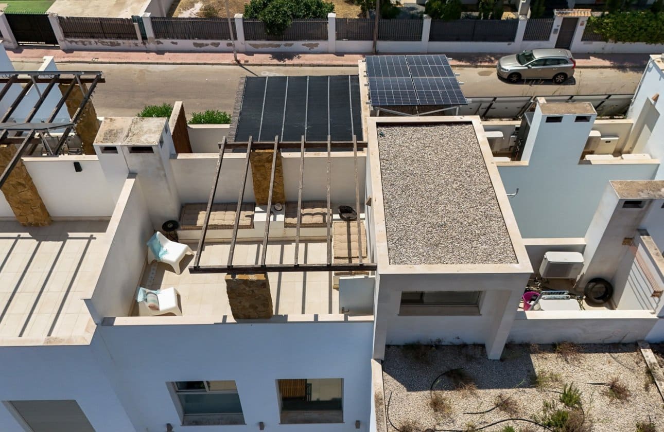 5 soveværelse Semi-Rækkehus til salg i Torrevieja med swimmingpool garage - € 474.900 (Ref: 10101297)