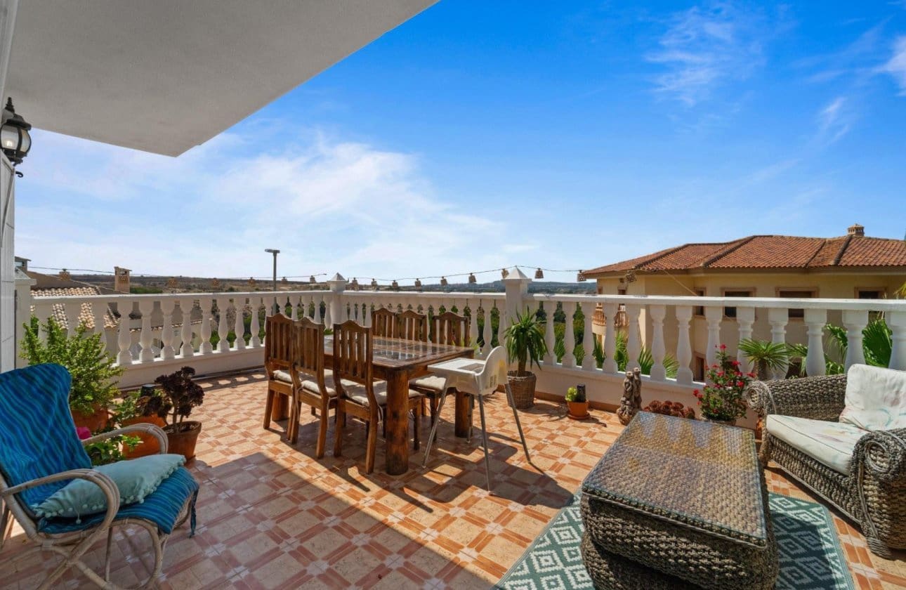 7 bedroom Villa for sale in San Fulgencio with pool garage - € 795,000 (Ref: 10113336)