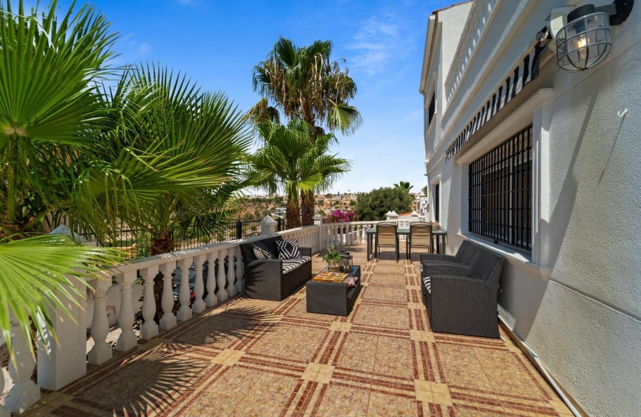 7 bedroom Villa for sale in San Fulgencio with pool garage - € 795,000 (Ref: 10113336)