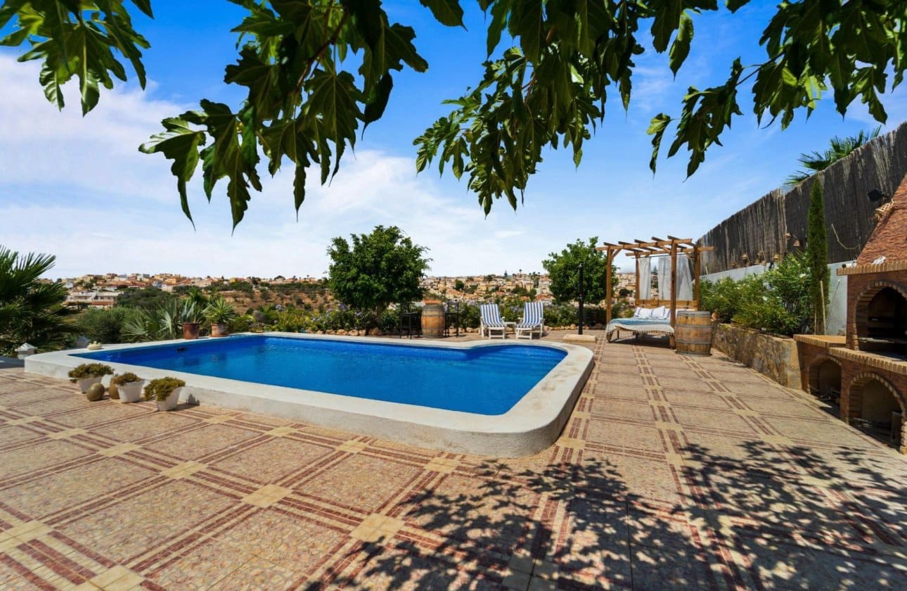 7 bedroom Villa for sale in San Fulgencio with pool garage - € 795,000 (Ref: 10113336)