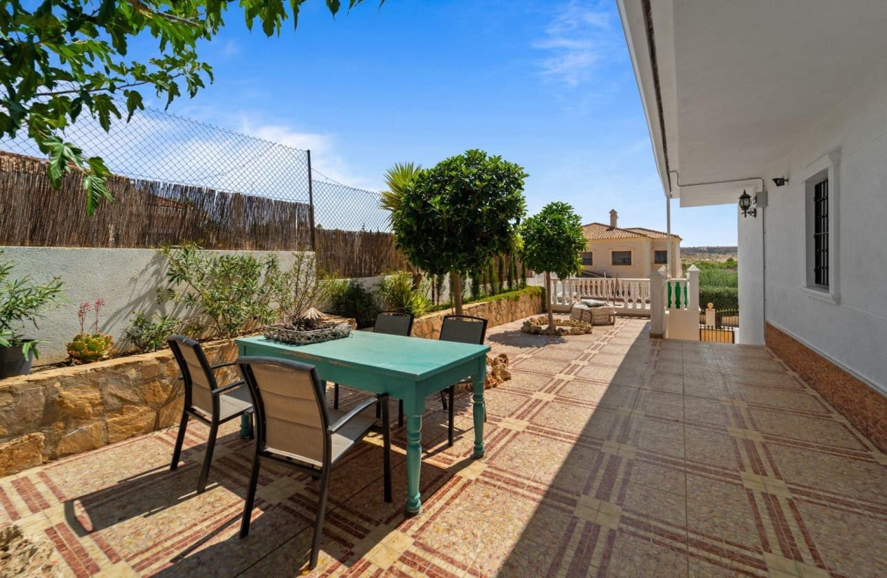 7 bedroom Villa for sale in San Fulgencio with pool garage - € 795,000 (Ref: 10113336)