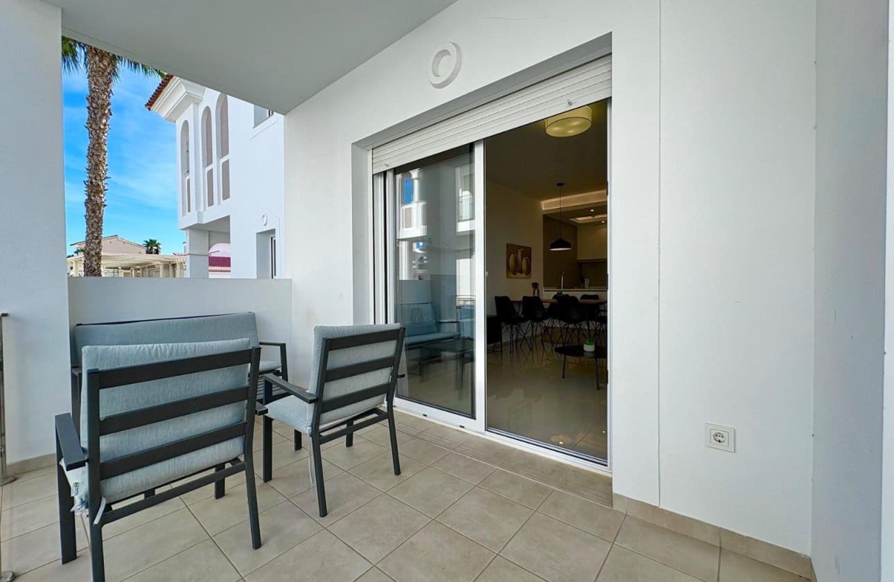 2 soveværelse Lejlighed til salg i Ciudad Quesada med swimmingpool garage - € 265.000 (Ref: 10131017)