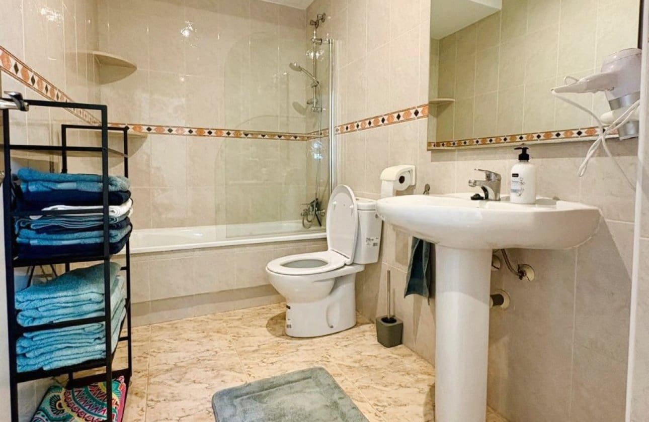 4 slaapkamer Rijtjeshuis te koop in Benijofar met zwembad - € 279.000 (Ref: 10132309)
