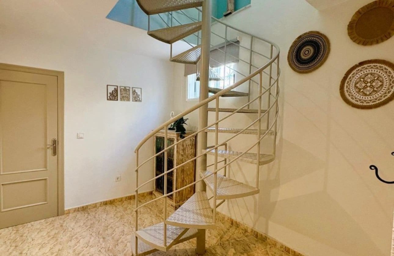 4 slaapkamer Rijtjeshuis te koop in Benijofar met zwembad - € 279.000 (Ref: 10132309)