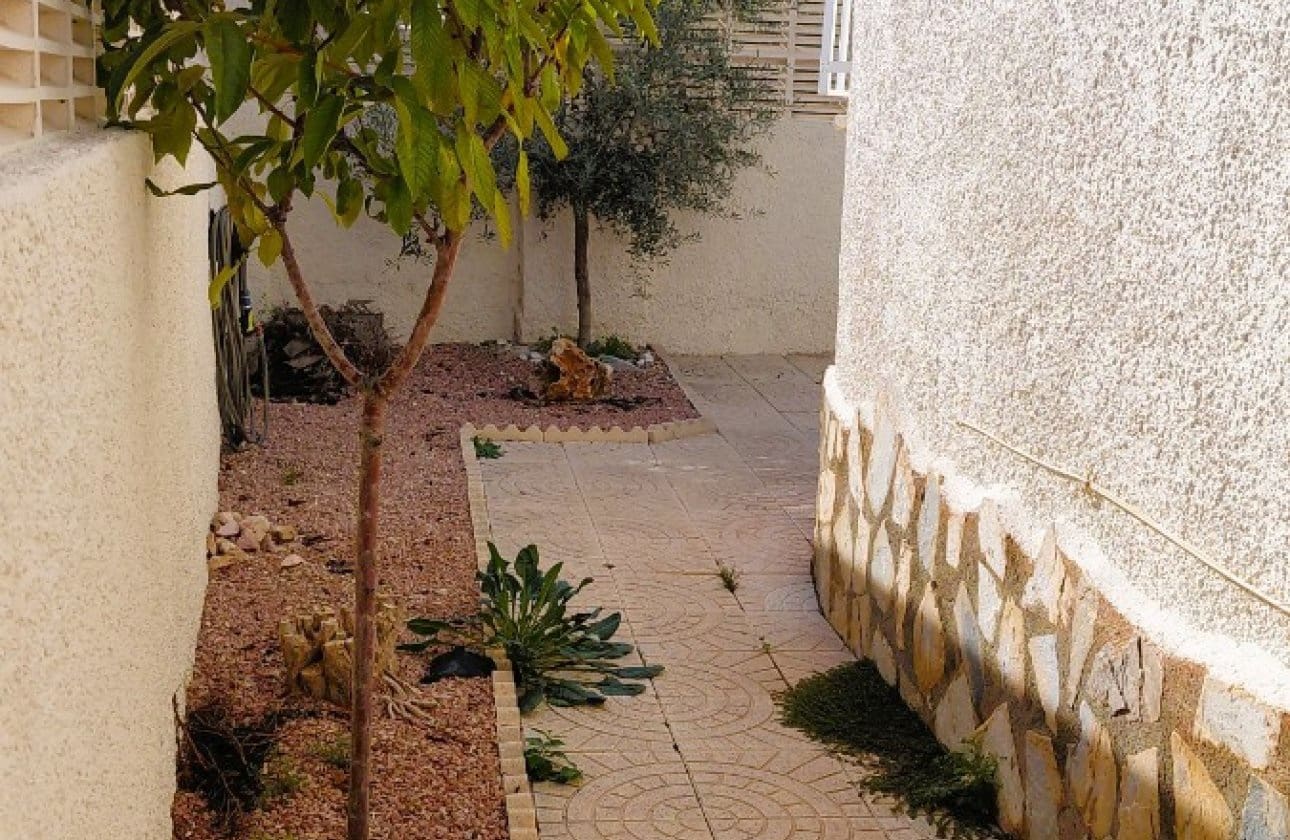 2 Zimmer Villa zu verkaufen in San Fulgencio mit Garage - 209.900 € (Ref: 10169056)