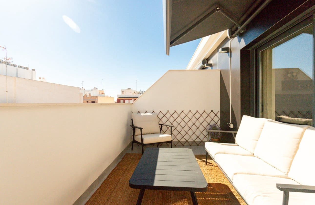 3 soveværelse Penthouse til salg i Torrevieja med swimmingpool garage - € 378.900 (Ref: 10181680)
