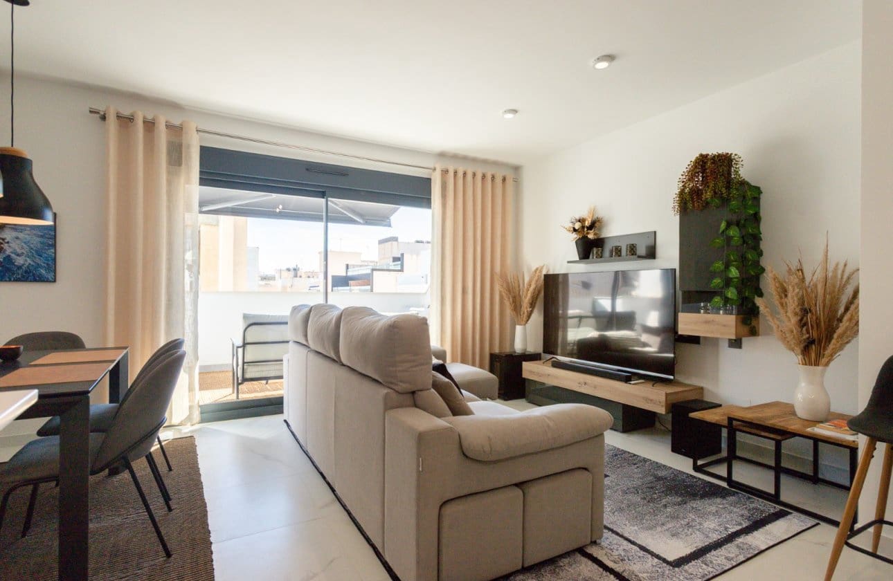3 soveværelse Penthouse til salg i Torrevieja med swimmingpool garage - € 378.900 (Ref: 10181680)
