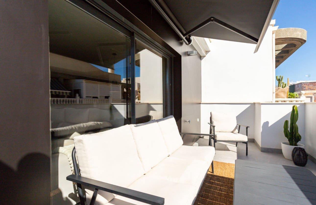 3 soveværelse Penthouse til salg i Torrevieja med swimmingpool garage - € 378.900 (Ref: 10181680)