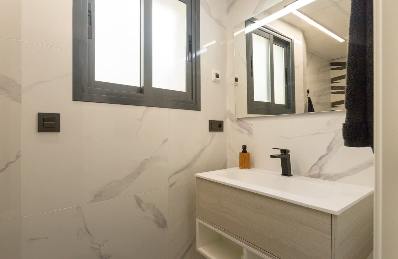 3 soveværelse Penthouse til salg i Torrevieja med swimmingpool garage - € 378.900 (Ref: 10181680)