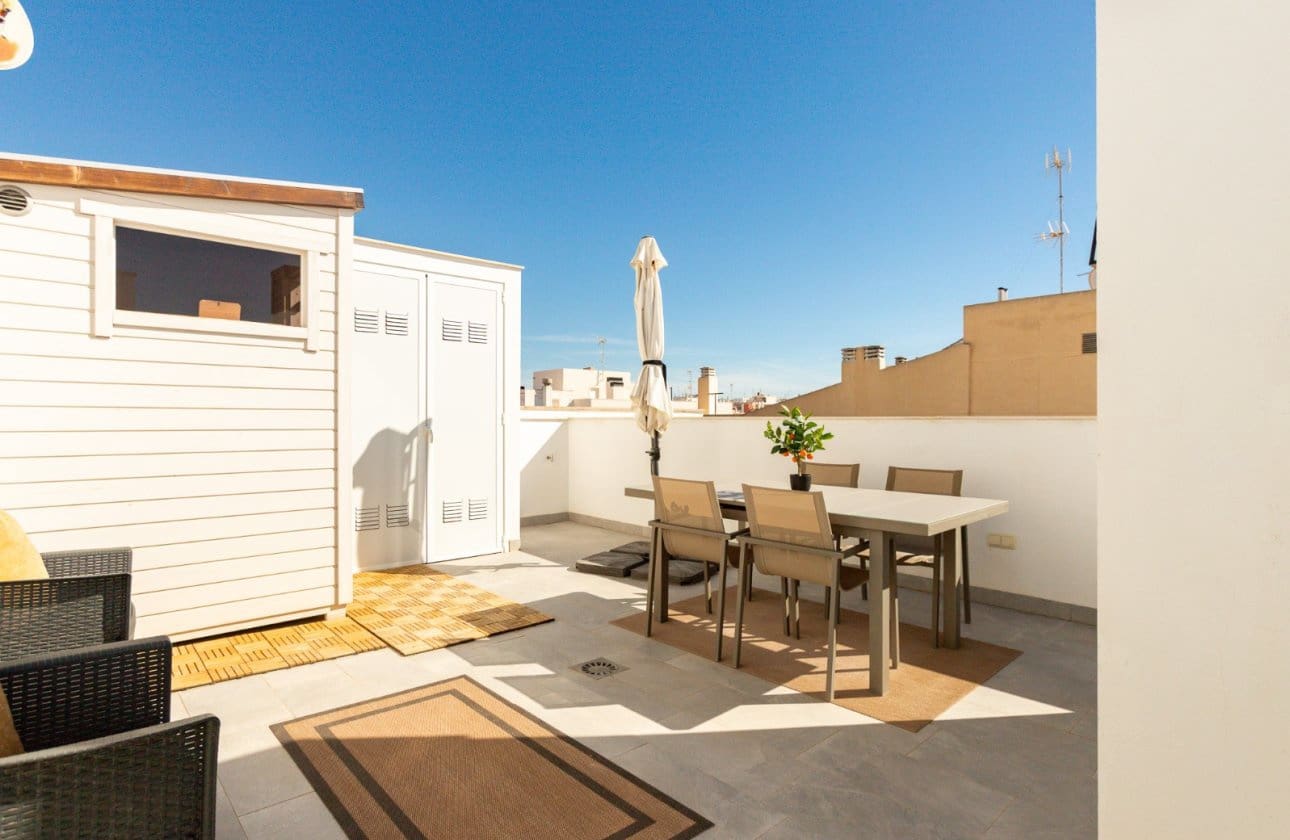 3 soveværelse Penthouse til salg i Torrevieja med swimmingpool garage - € 378.900 (Ref: 10181680)