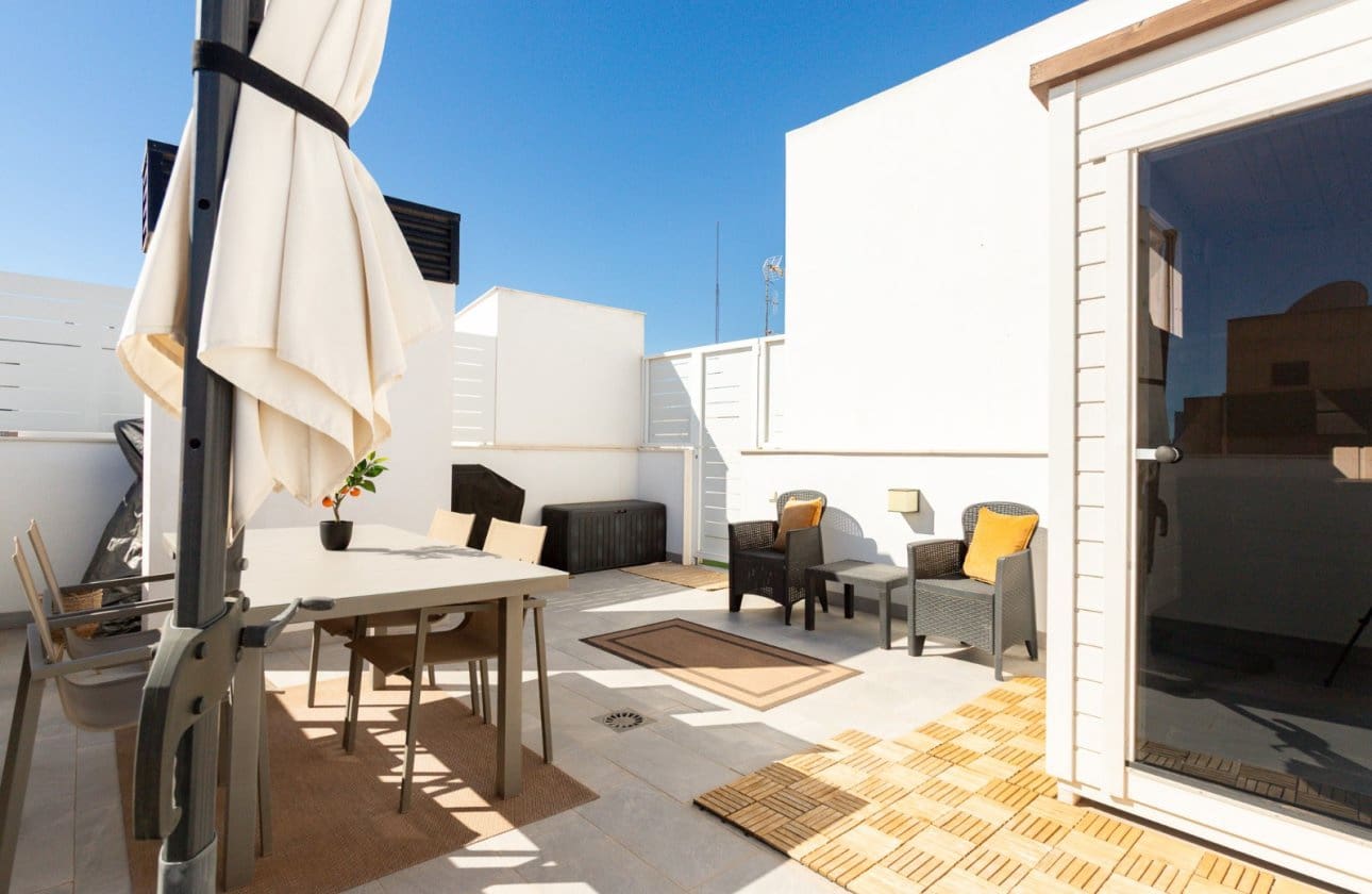 3 soveværelse Penthouse til salg i Torrevieja med swimmingpool garage - € 378.900 (Ref: 10181680)