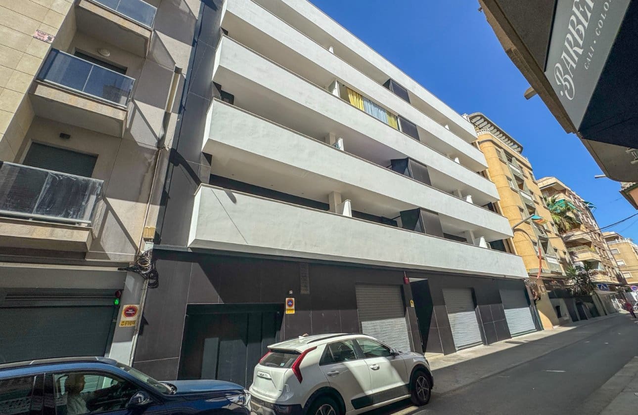 3 soveværelse Penthouse til salg i Torrevieja med swimmingpool garage - € 378.900 (Ref: 10181680)
