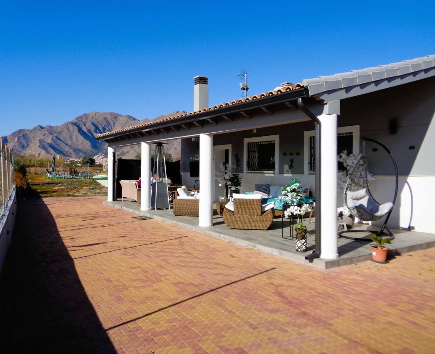 4 soveværelse Finca/Landehus til salg i Callosa de Segura med swimmingpool garage - € 319.000 (Ref: 8788139)