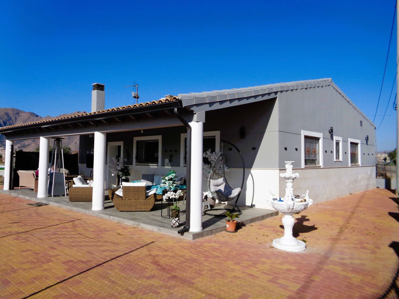 4 soveværelse Finca/Landehus til salg i Callosa de Segura med swimmingpool garage - € 319.000 (Ref: 8788139)