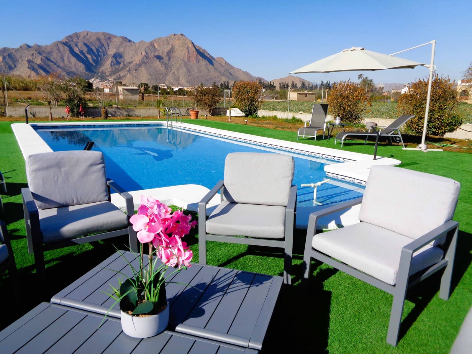 4 soveværelse Finca/Landehus til salg i Callosa de Segura med swimmingpool garage - € 319.000 (Ref: 8788139)