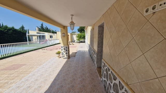 8 soveværelse Villa til salg i La Marina, Elche / Elx med swimmingpool garage - € 379.900 (Ref: 9064154)