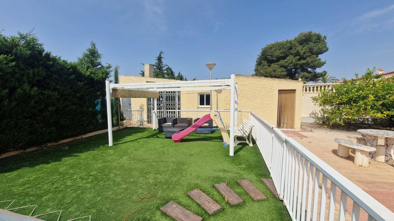 8 soveværelse Villa til salg i La Marina med swimmingpool garage - € 379.900 (Ref: 9064154)