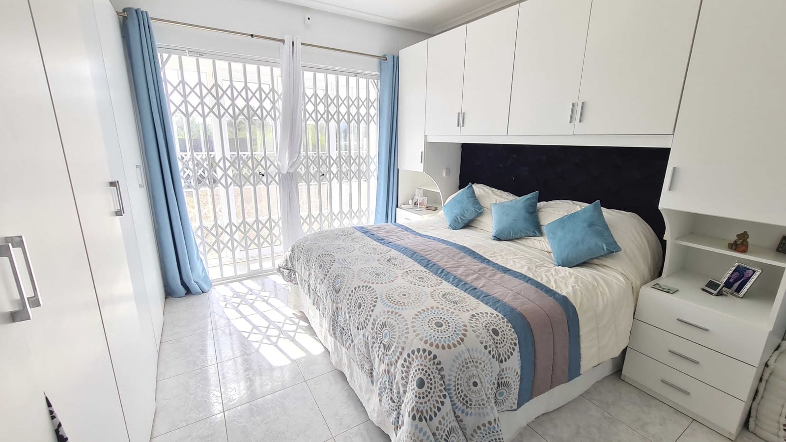 3 soveværelse Villa til salg i El Molar med swimmingpool garage - € 449.900 (Ref: 9099955)