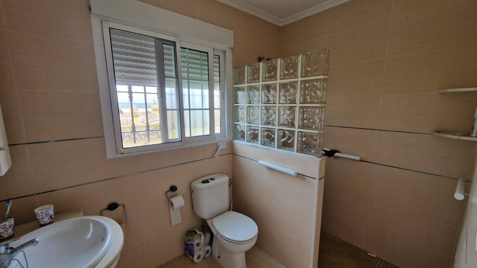 3 soveværelse Villa til salg i Catral med swimmingpool garage - € 329.000 (Ref: 9113703)