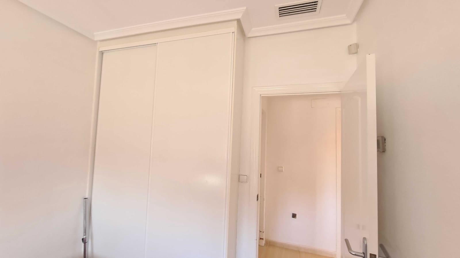 3 soveværelse Villa til salg i Catral med swimmingpool garage - € 329.000 (Ref: 9113703)