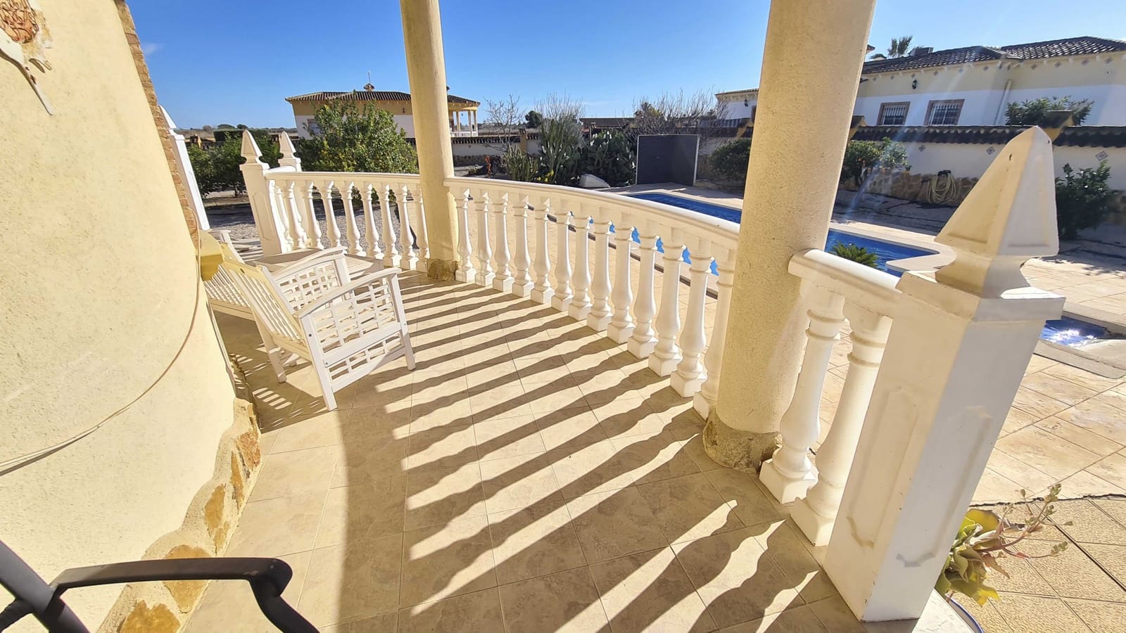 3 soveværelse Villa til salg i Catral med swimmingpool garage - € 329.000 (Ref: 9113703)