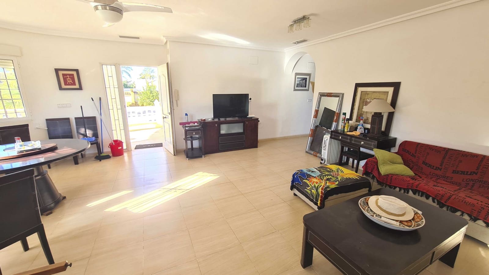 3 soveværelse Villa til salg i Catral med swimmingpool garage - € 329.000 (Ref: 9113703)