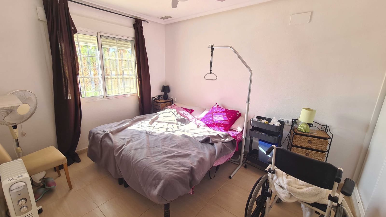 3 soveværelse Villa til salg i Catral med swimmingpool garage - € 329.000 (Ref: 9113703)