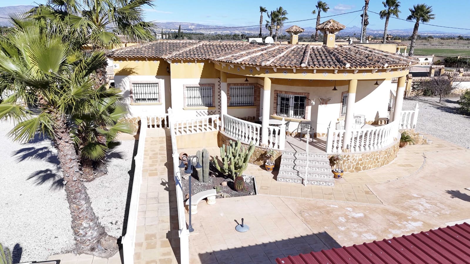 3 soveværelse Villa til salg i Catral med swimmingpool garage - € 329.000 (Ref: 9113703)