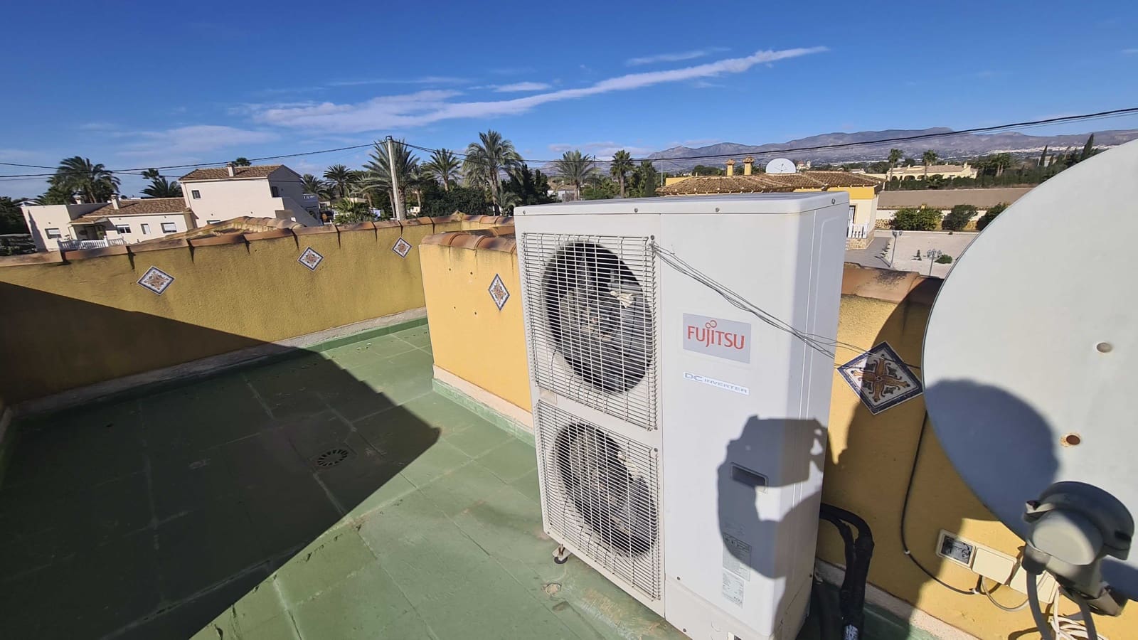 3 soveværelse Villa til salg i Catral med swimmingpool garage - € 329.000 (Ref: 9113703)