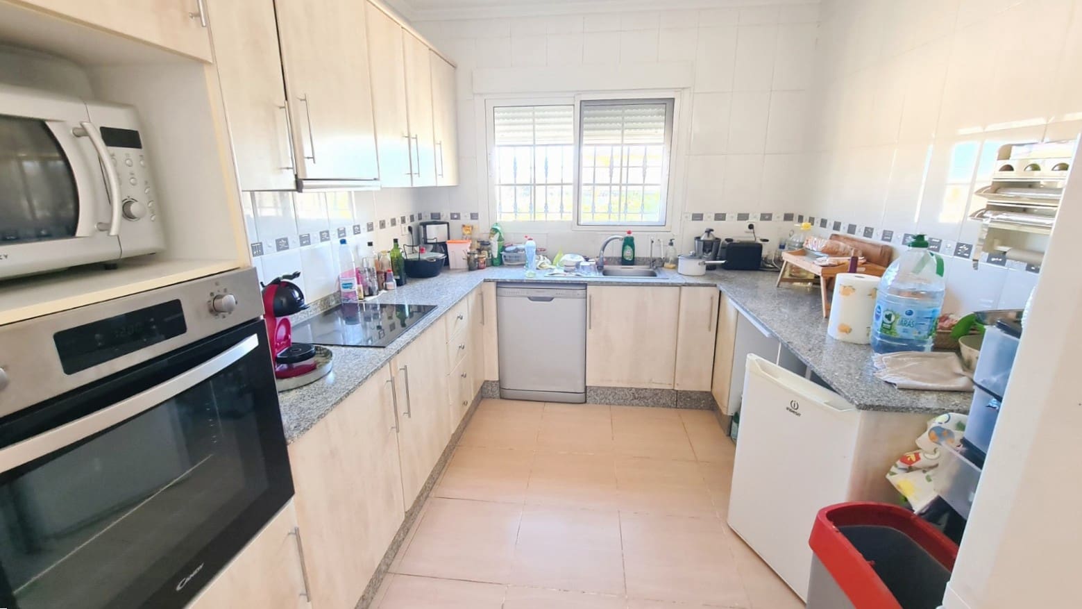 3 soveværelse Villa til salg i Catral med swimmingpool garage - € 329.000 (Ref: 9113703)