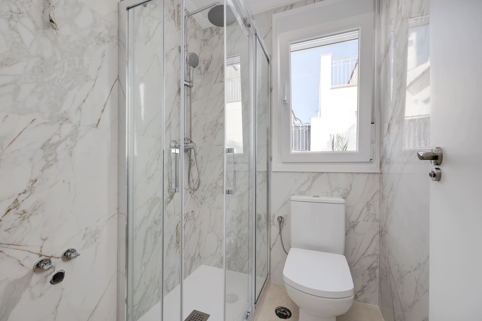 3 soveværelse Villa til salg i La Marina med swimmingpool garage - € 270.000 (Ref: 9200120)