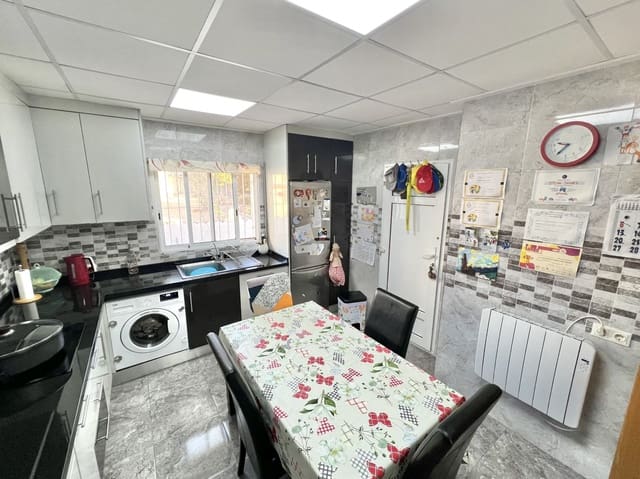 3 makuuhuone Huvila myytävänä paikassa La Marina, Elche / Elx mukana 
autotalli - 227 900 € (Ref: 9246213)