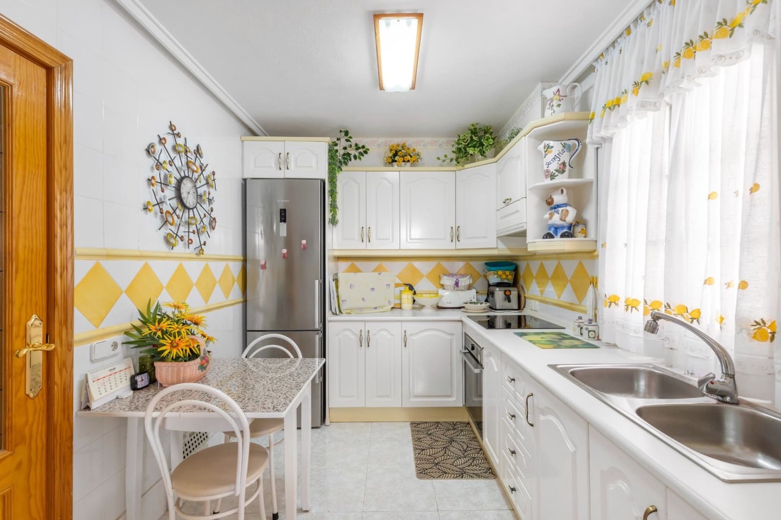 4 bedroom Townhouse for sale in Torrevieja with pool garage - € 319,900 (Ref: 9353983)