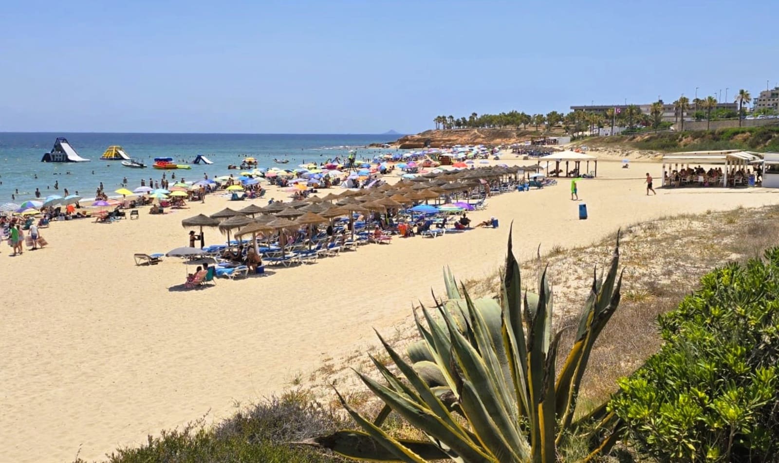 2 makuuhuone Bungalow myytävänä paikassa Pilar de la Horadada mukana uima-altaan 
autotalli - 234 900 € (Ref: 9360712)