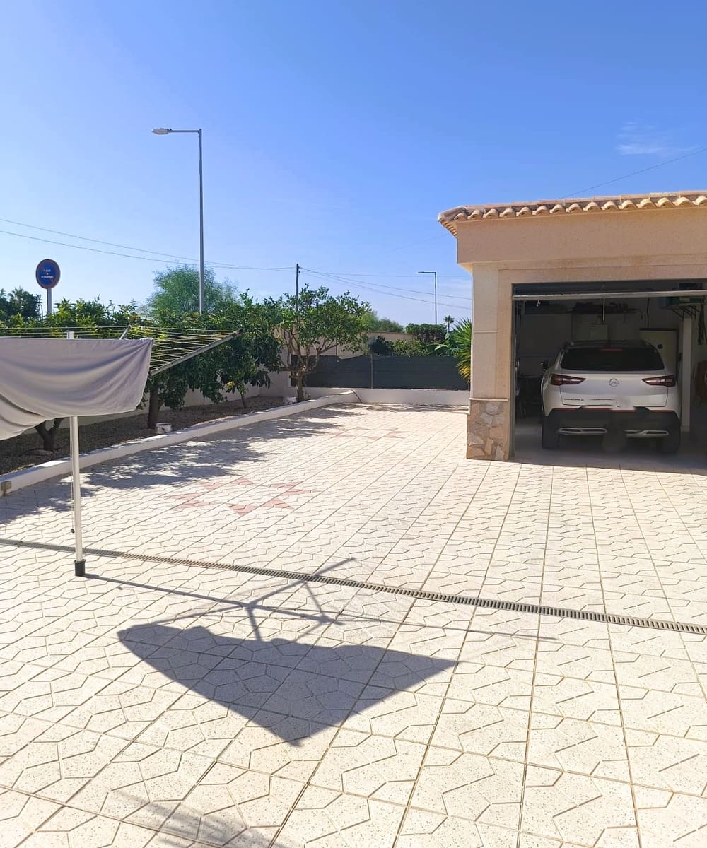 Chalet de 3 habitaciones en La Marina en venta con piscina garaje - 475.000 € (Ref: 9499888)