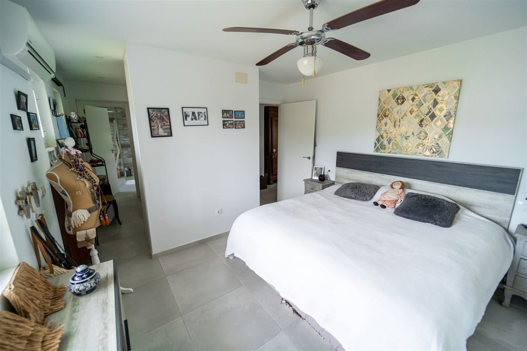 4 camera da letto Villa in vendita in La Siesta con piscina garage - 495.000 € (Rif: 9528907)