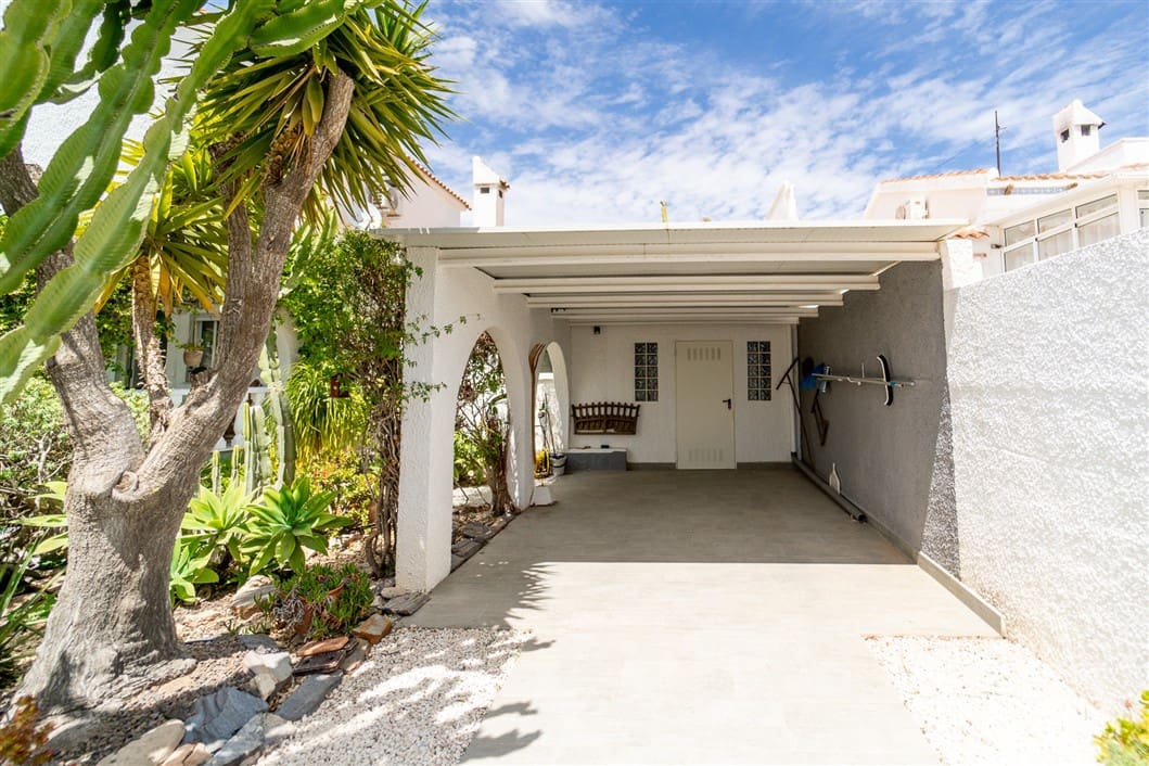 4 camera da letto Villa in vendita in La Siesta con piscina garage - 495.000 € (Rif: 9528907)