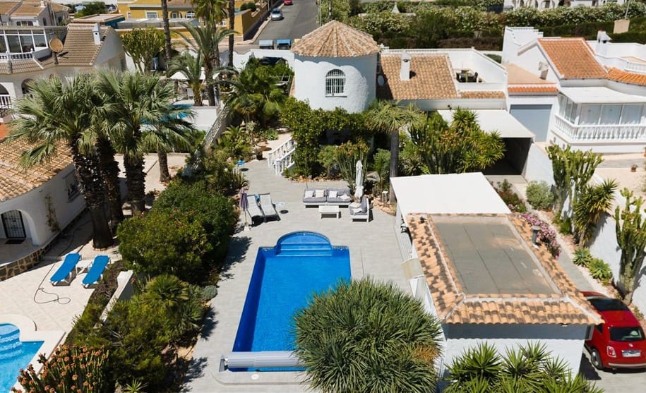 4 camera da letto Villa in vendita in La Siesta con piscina garage - 495.000 € (Rif: 9528907)