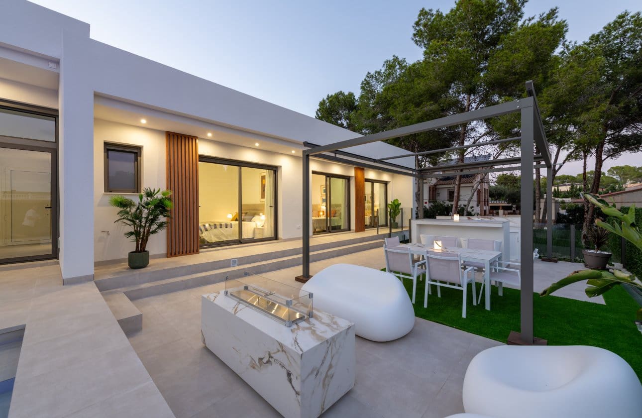 3 quarto Moradia para venda em Pinar de Campoverde com piscina - 825 000 € (Ref: 9731299)