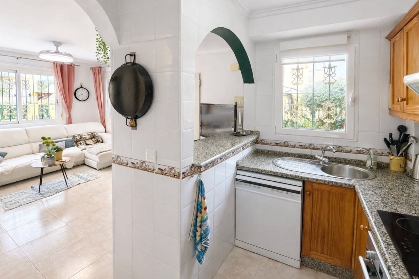 2 soverom Villa til salgs i La Marina med svømmebasseng garasje - € 184 900 (Ref: 9731301)