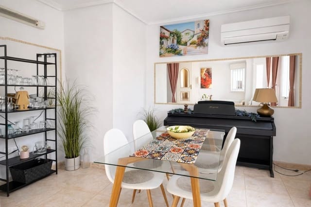 2 Zimmer Villa zu verkaufen in La Marina, Elche / Elx mit Pool Garage - 184.900 € (Ref: 9731301)