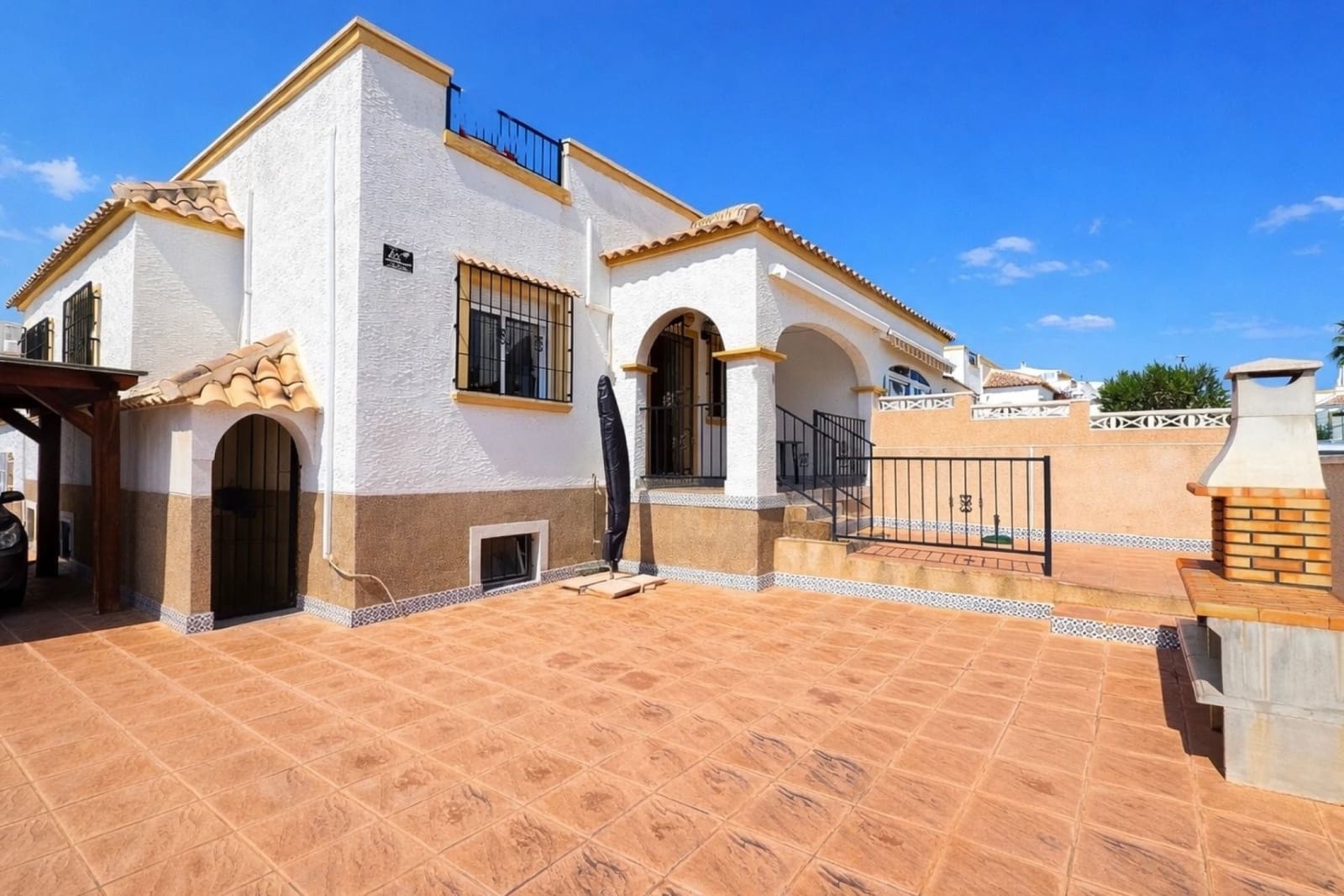 4 soverom Villa til salgs i La Marina med svømmebasseng garasje - € 194 900 (Ref: 9731304)