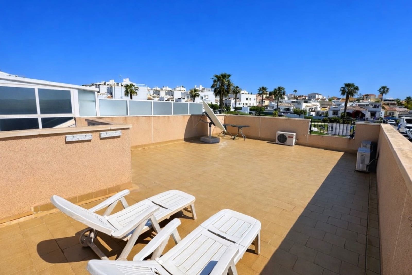 4 soverom Villa til salgs i La Marina med svømmebasseng garasje - € 194 900 (Ref: 9731304)