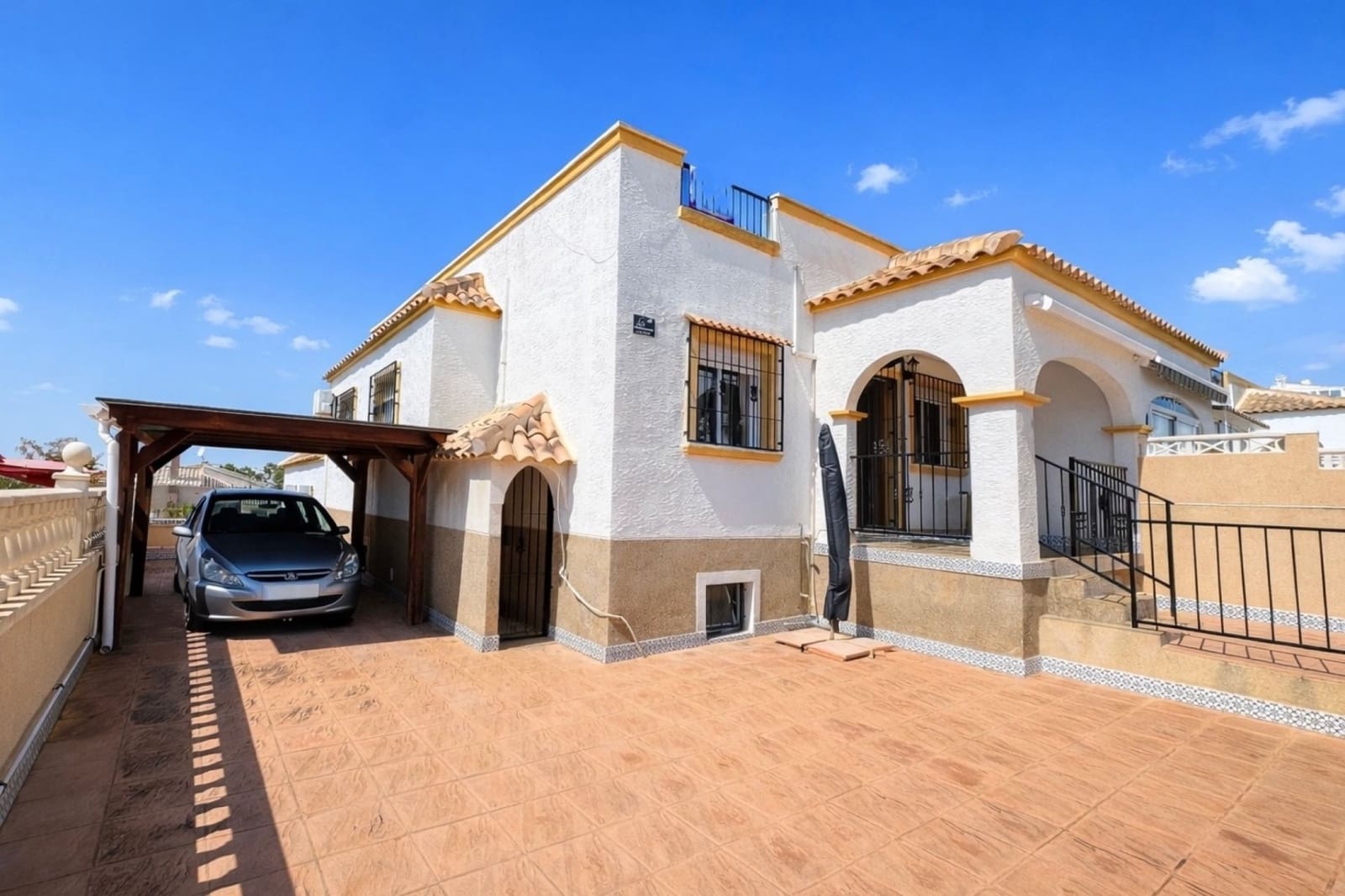 4 soverom Villa til salgs i La Marina med svømmebasseng garasje - € 194 900 (Ref: 9731304)