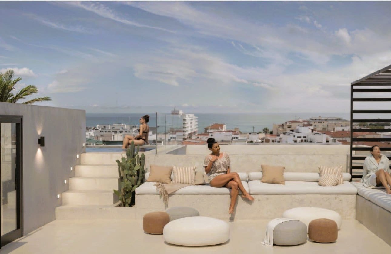 2 slaapkamer Strandappartement te koop in Torrevieja met zwembad - € 198.000 (Ref: 9731313)