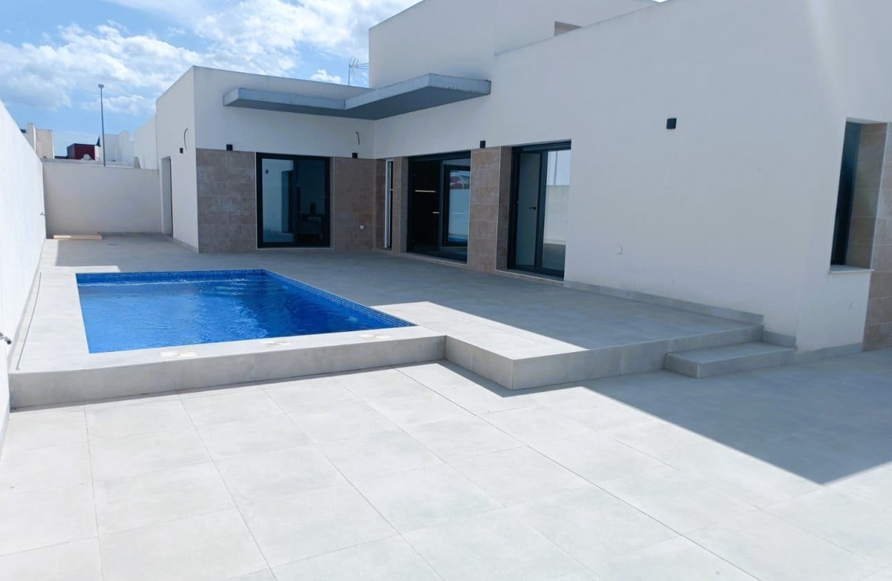 3 bedroom Villa for sale in Daya Nueva with pool - € 380,000 (Ref: 9731317)